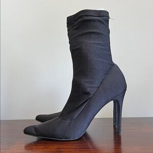 Elegant Black Stiletto Heel Boots